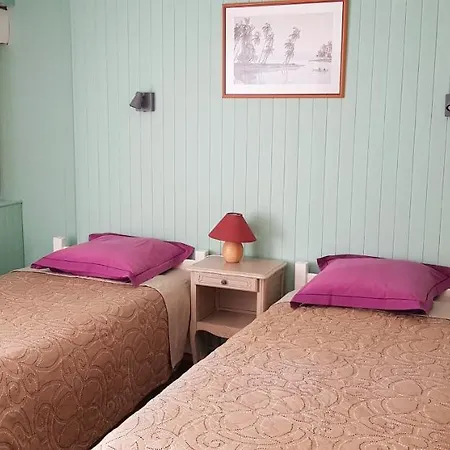 Guest house Maison D'hote La Rotonde Des Granes La Batie-Neuve